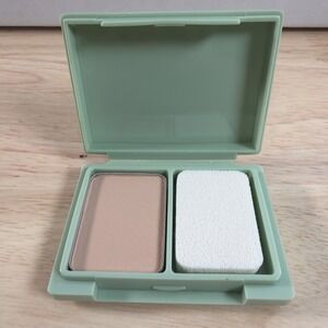 BRAND NEW CLINIQUE COMPACT SHADE 106 VF PERFECTLY REAL MAKEUP .09 OZ MIRROR K37